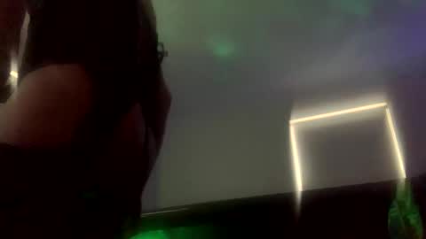 Snapshot of bostonfreak69 chatting on 01-11-26, 04:56 Cloudy CD Friends online show from 01-11-26, 04:56