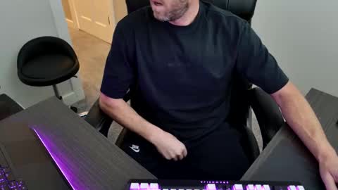 Snapshot of bostonmarine31 chatting on 01-13-25, 06:27 bostonmarine31 online show from 01-13-25, 06:27