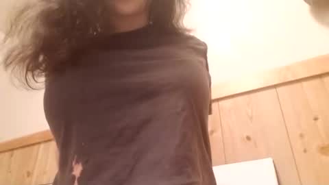 Bouncy Queen Majesty online show from 09-11-25, 06:08