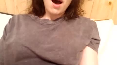 Bouncy Queen Majesty online show from 09-17-25, 06:20