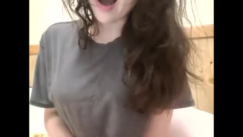 Bouncy Queen Majesty online show from 10-10-25, 04:17