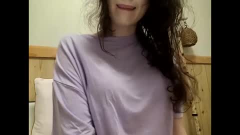 Bouncy Queen Majesty online show from 10-20-25, 06:52