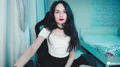 Snapshot of boxinghelen chatting on 12-18-24, 02:49 Helen  online show from 12-18-24, 02:49