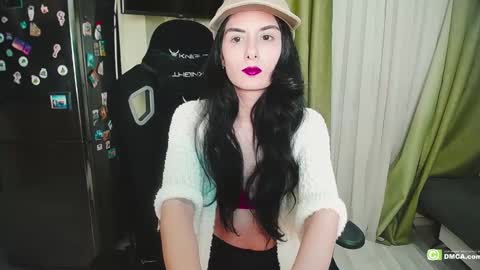 Snapshot of boxinghelen chatting on 01-14-25, 05:12 Helen  online show from 01-14-25, 05:12