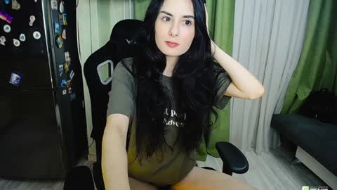 Snapshot of boxinghelen chatting on 01-30-25, 06:43 Helen  online show from 01-30-25, 06:43