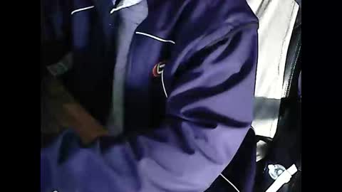 Snapshot of boy21000 chatting on 10-27-25, 06:56 boy21000 online show from 10-27-25, 06:56