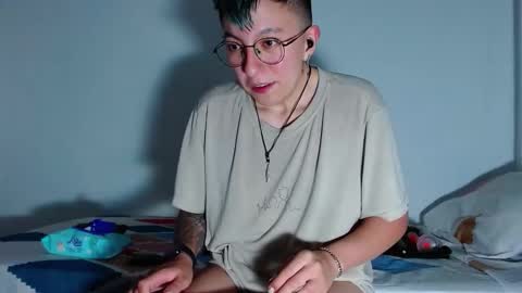 Edward ftm trans queerslave online show from 11-30-25, 03:43