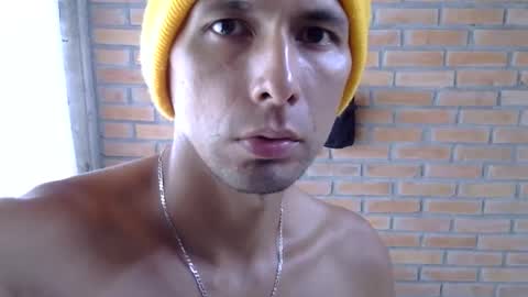 Snapshot of boycumlatino21 chatting on 10-13-25, 03:01 Boy online show from 10-13-25, 03:01