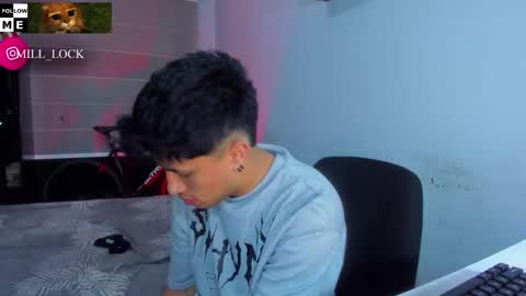 Snapshot of boylatin_777 chatting on 12-17-24, 02:33 miguel  online show from 12-17-24, 02:33