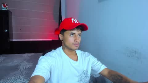 Snapshot of boylatin_777 chatting on 12-19-24, 05:40 miguel  online show from 12-19-24, 05:40