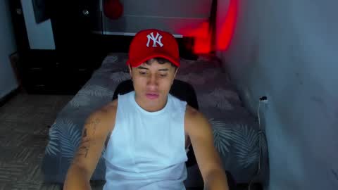 Snapshot of boylatin_777 chatting on 01-08-25, 04:34 miguel  online show from 01-08-25, 04:34