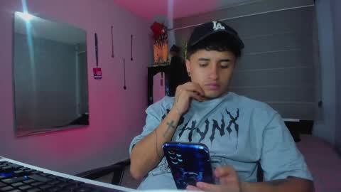 Snapshot of boylatin_777 chatting on 01-16-25, 01:37 miguel  online show from 01-16-25, 01:37