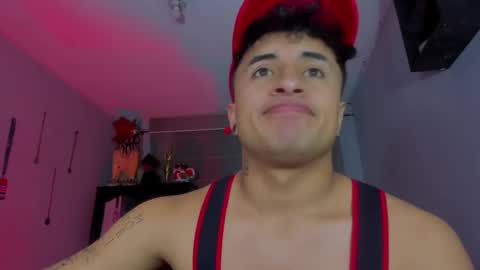 Snapshot of boylatin_777 chatting on 01-17-25, 05:21 miguel  online show from 01-17-25, 05:21