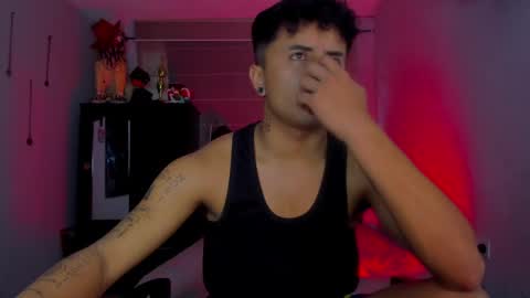 Snapshot of boylatin_777 chatting on 01-23-25, 11:48 miguel  online show from 01-23-25, 11:48