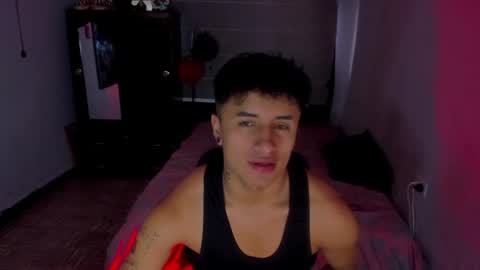 Snapshot of boylatin_777 chatting on 01-23-25, 08:13 miguel  online show from 01-23-25, 08:13