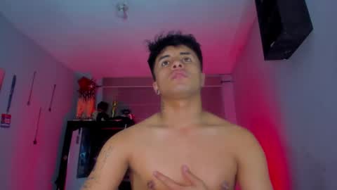 Snapshot of boylatin_777 chatting on 01-28-25, 06:27 miguel  online show from 01-28-25, 06:27