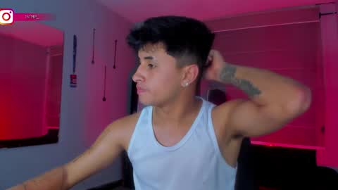 Snapshot of boylatin_777 chatting on 01-29-25, 06:43 miguel  online show from 01-29-25, 06:43