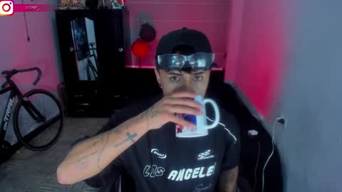 Snapshot of boylatin_777 chatting on 01-31-25, 03:09 miguel  online show from 01-31-25, 03:09