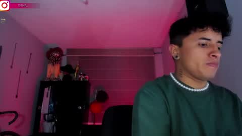 Snapshot of boylatin_777 chatting on 02-01-25, 02:16 miguel  online show from 02-01-25, 02:16