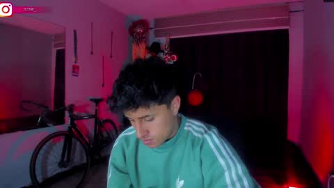 Snapshot of boylatin_777 chatting on 02-07-25, 02:29 miguel  online show from 02-07-25, 02:29