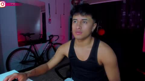 Snapshot of boylatin_777 chatting on 02-10-25, 06:56 miguel  online show from 02-10-25, 06:56