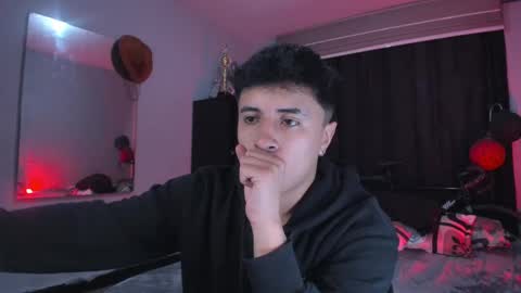 Snapshot of boylatin_777 chatting on 02-26-25, 09:05 miguel  online show from 02-26-25, 09:05