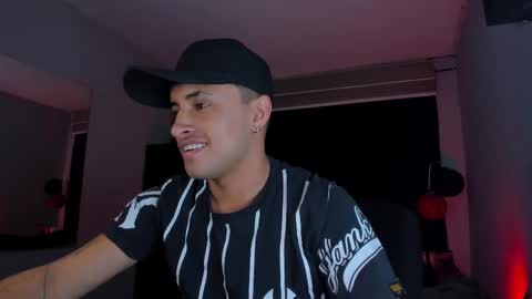 Snapshot of boylatin_777 chatting on 03-11-25, 03:26 miguel  online show from 03-11-25, 03:26