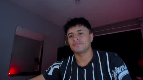 Snapshot of boylatin_777 chatting on 03-11-25, 06:32 miguel  online show from 03-11-25, 06:32