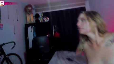 Snapshot of boylatin_777 chatting on 03-12-25, 07:59 miguel  online show from 03-12-25, 07:59