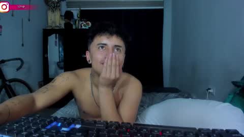 Snapshot of boylatin_777 chatting on 03-12-25, 11:01 miguel  online show from 03-12-25, 11:01