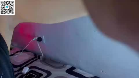 Snapshot of boylatin_777 chatting on 09-10-25, 09:15 miguel  online show from 09-10-25, 09:15