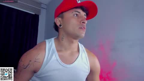 Snapshot of boylatin_777 chatting on 09-17-25, 04:58 miguel  online show from 09-17-25, 04:58