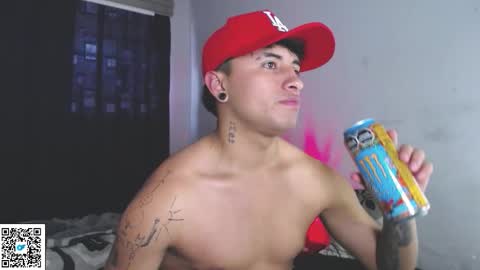 Snapshot of boylatin_777 chatting on 09-19-25, 01:23 miguel  online show from 09-19-25, 01:23