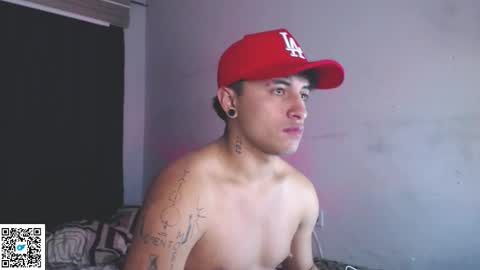 Snapshot of boylatin_777 chatting on 09-22-25, 08:38 miguel  online show from 09-22-25, 08:38