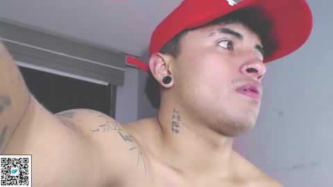 Snapshot of boylatin_777 chatting on 09-24-25, 04:49 miguel  online show from 09-24-25, 04:49