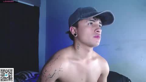 Snapshot of boylatin_777 chatting on 09-26-25, 07:12 miguel  online show from 09-26-25, 07:12