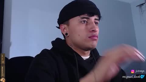 Snapshot of boylatin_777 chatting on 10-12-25, 11:42 miguel  online show from 10-12-25, 11:42