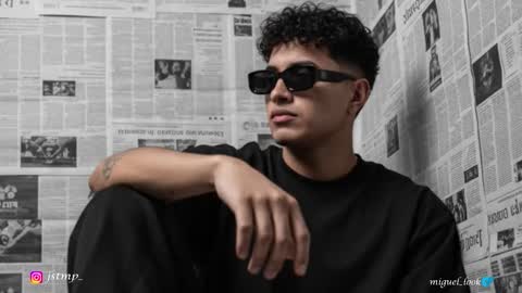 Snapshot of boylatin_777 chatting on 10-15-25, 08:36 miguel  online show from 10-15-25, 08:36