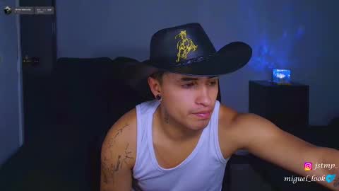 Snapshot of boylatin_777 chatting on 10-17-25, 06:49 miguel  online show from 10-17-25, 06:49