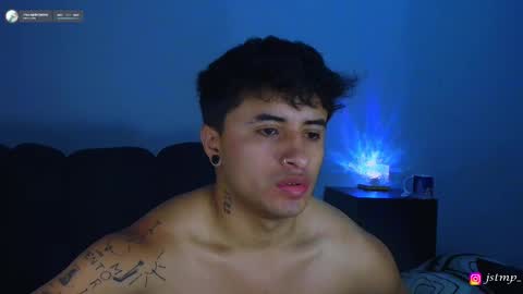 Snapshot of boylatin_777 chatting on 10-21-25, 09:54 miguel  online show from 10-21-25, 09:54