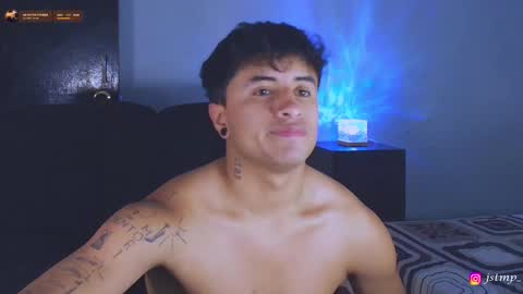 Snapshot of boylatin_777 chatting on 10-22-25, 03:34 miguel  online show from 10-22-25, 03:34