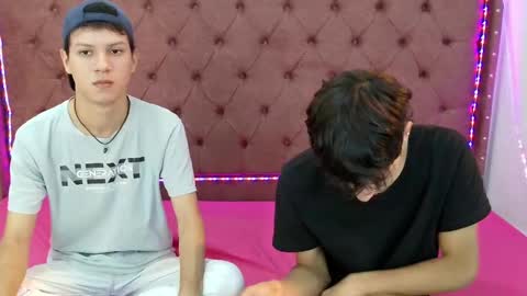 ALEX - TAYLER  -MIKE online show from 12-17-24, 01:49