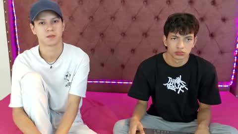 ALEX - TAYLER  -MIKE online show from 12-18-24, 01:56