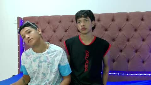 ALEX - TAYLER  -MIKE online show from 01-30-25, 01:53