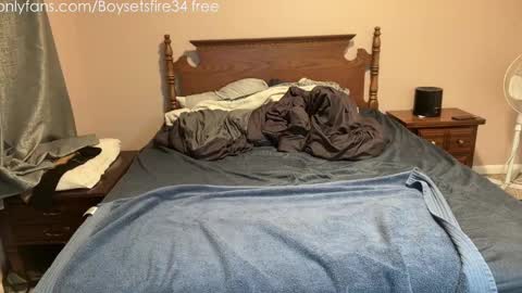 Snapshot of boysetsfire34 chatting on 02-10-25, 11:02 boysetsfire34 online show from 02-10-25, 11:02
