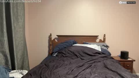 Snapshot of boysetsfire34 chatting on 10-03-25, 03:58 boysetsfire34 online show from 10-03-25, 03:58