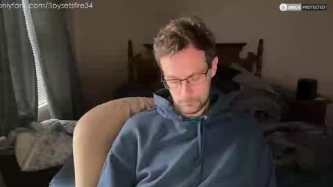 Snapshot of boysetsfire34 chatting on 10-24-25, 04:58 boysetsfire34 online show from 10-24-25, 04:58