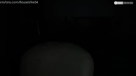 Snapshot of boysetsfire34 chatting on 10-31-25, 09:43 boysetsfire34 online show from 10-31-25, 09:43