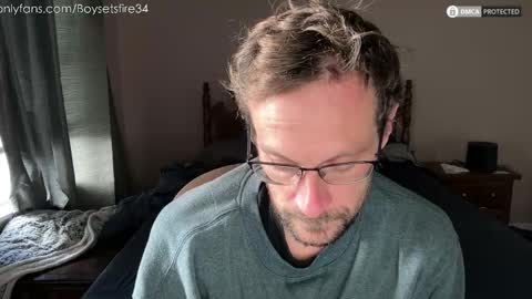 Snapshot of boysetsfire34 chatting on 11-16-25, 02:33 boysetsfire34 online show from 11-16-25, 02:33