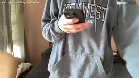 Snapshot of boysetsfire34 chatting on 11-19-25, 05:02 boysetsfire34 online show from 11-19-25, 05:02